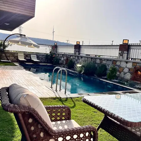 Hotel Havuzlu Tas *