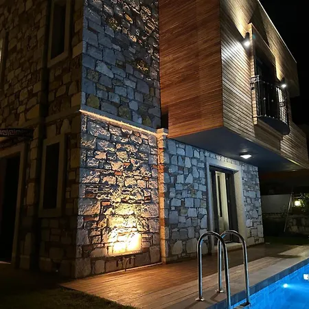 Havuzlu Tas Hotel *